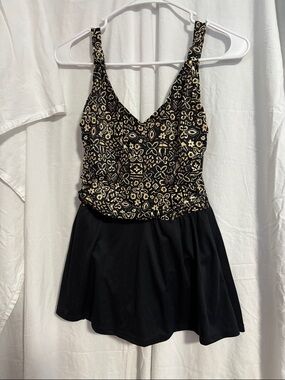 Source Unknown Black & Cream Patterned One-Piece Swimdress